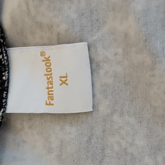 Fantaslook Women's Floral Sleeveless V-Neck Top Size XL - Picture 3 of 5